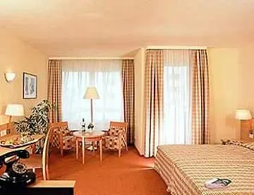 酒店 Mercure Bad Homburg 4*